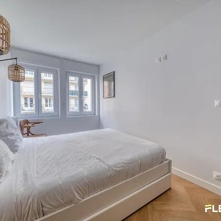 Daire Elegant 2-bedroom With 2 Bathrooms Rue Des Vignoles *
