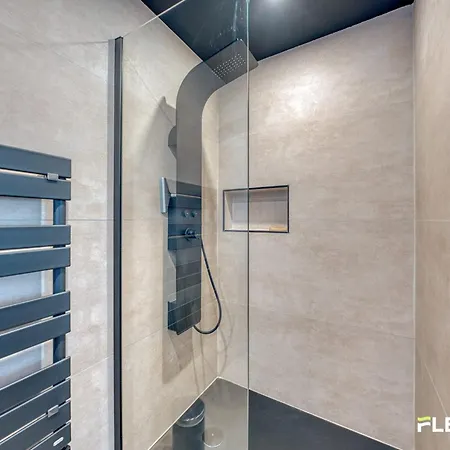 Elegant 2-bedroom With 2 Bathrooms Rue Des Vignoles Paris