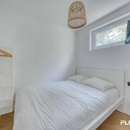 Daire Elegant 2-bedroom With 2 Bathrooms Rue Des Vignoles *